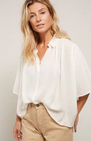 Cargo trousers with pockets and a zip fly in loose fit