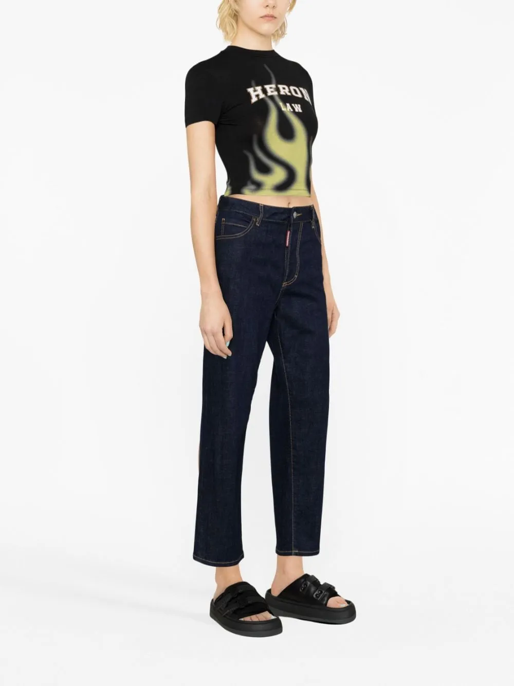 D2 FEMALE PRE-COLLECTION