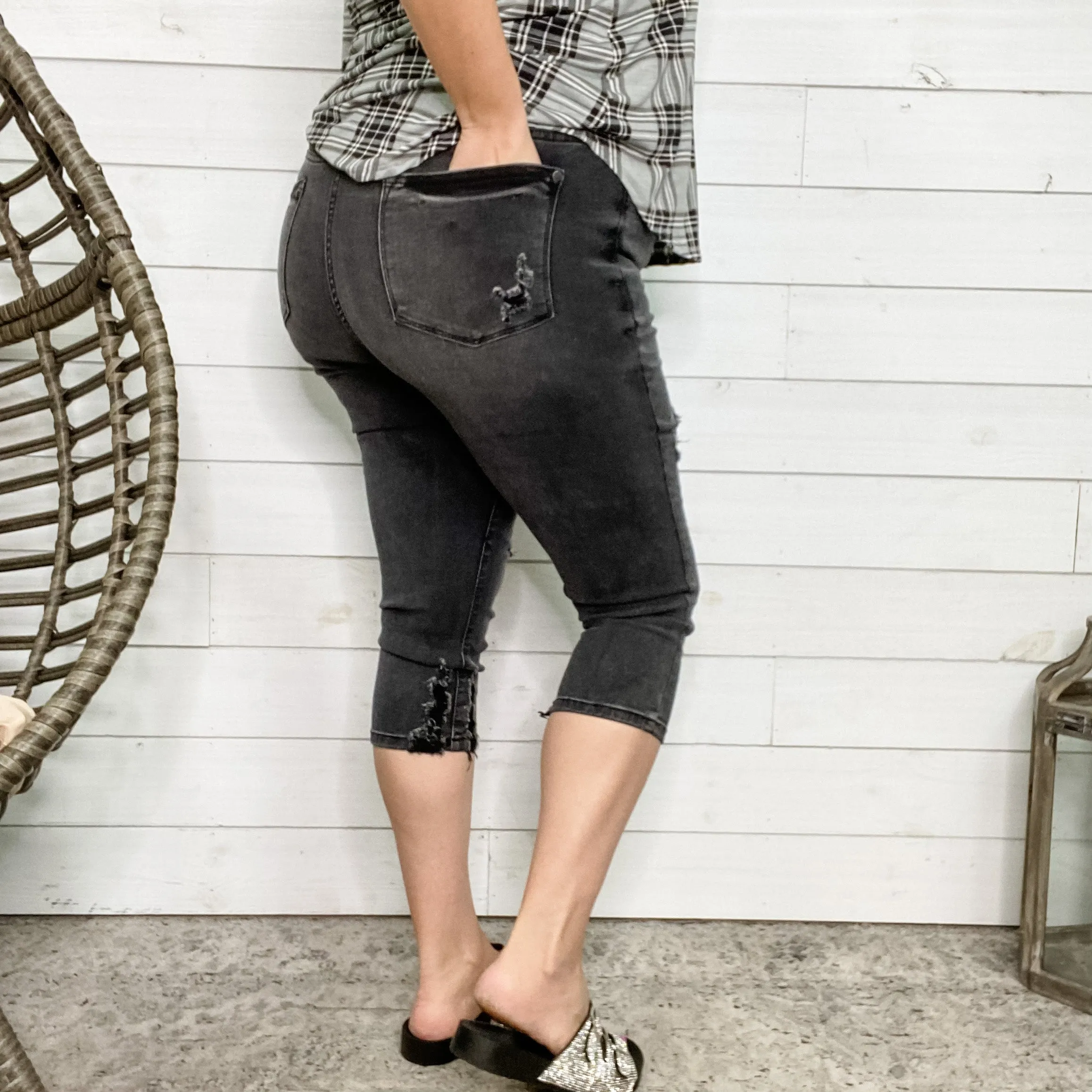 Judy Blue Midnight Destroyed Capris