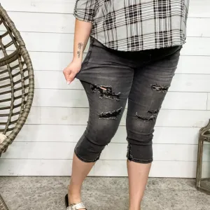 Judy Blue Midnight Destroyed Capris