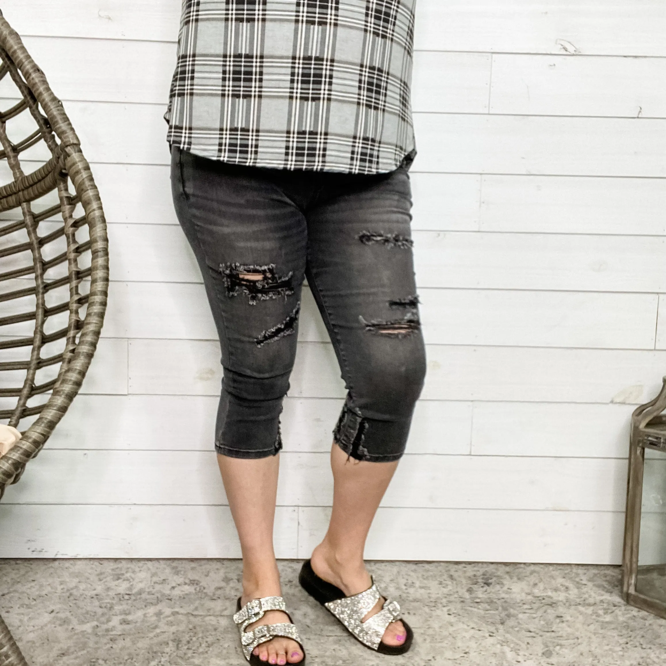 Judy Blue Midnight Destroyed Capris