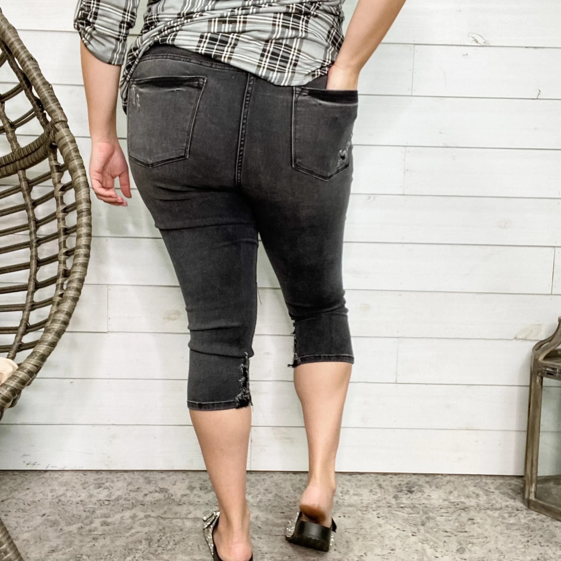 Judy Blue Midnight Destroyed Capris