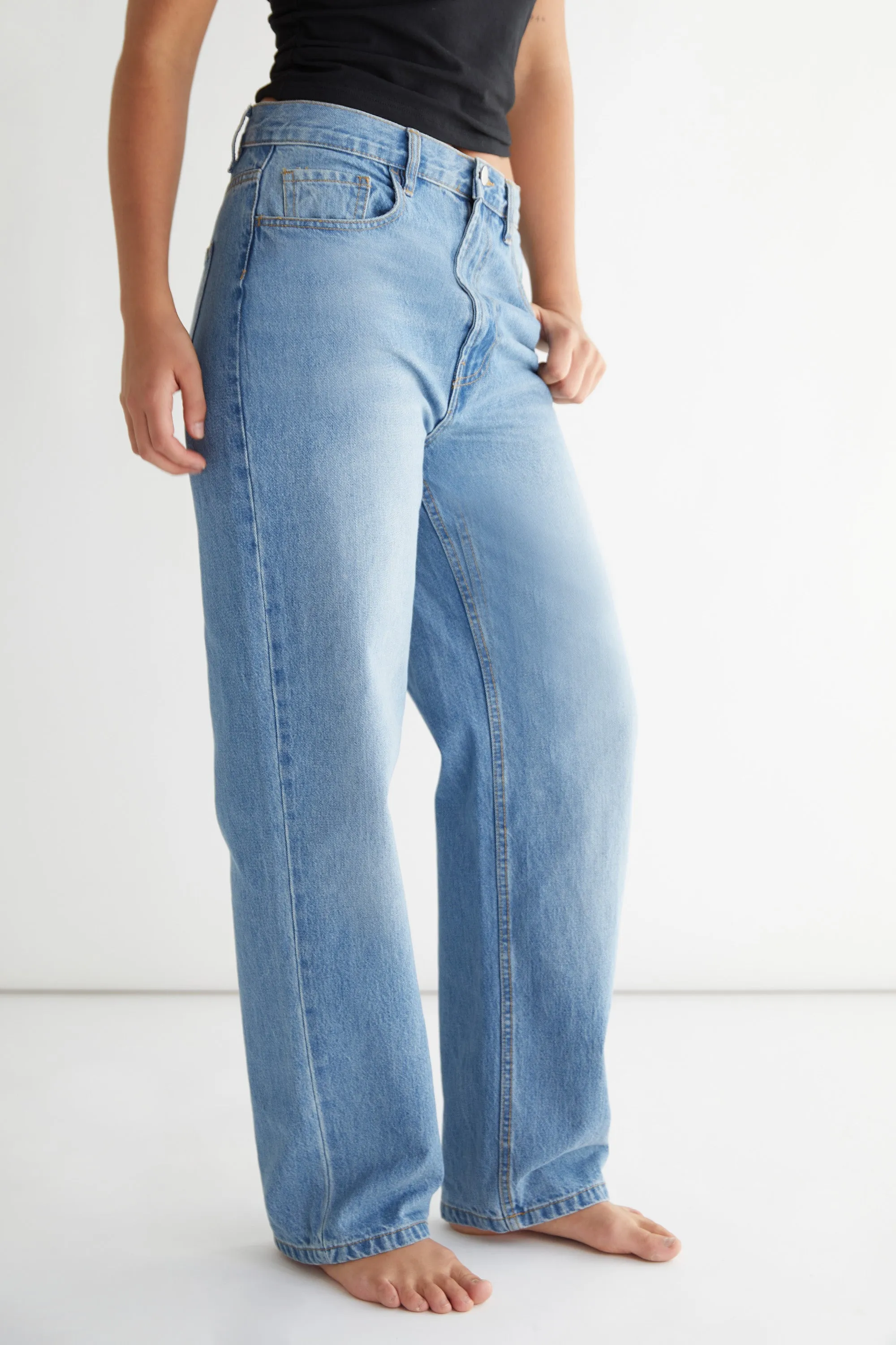 RELAXED FIT JEANS