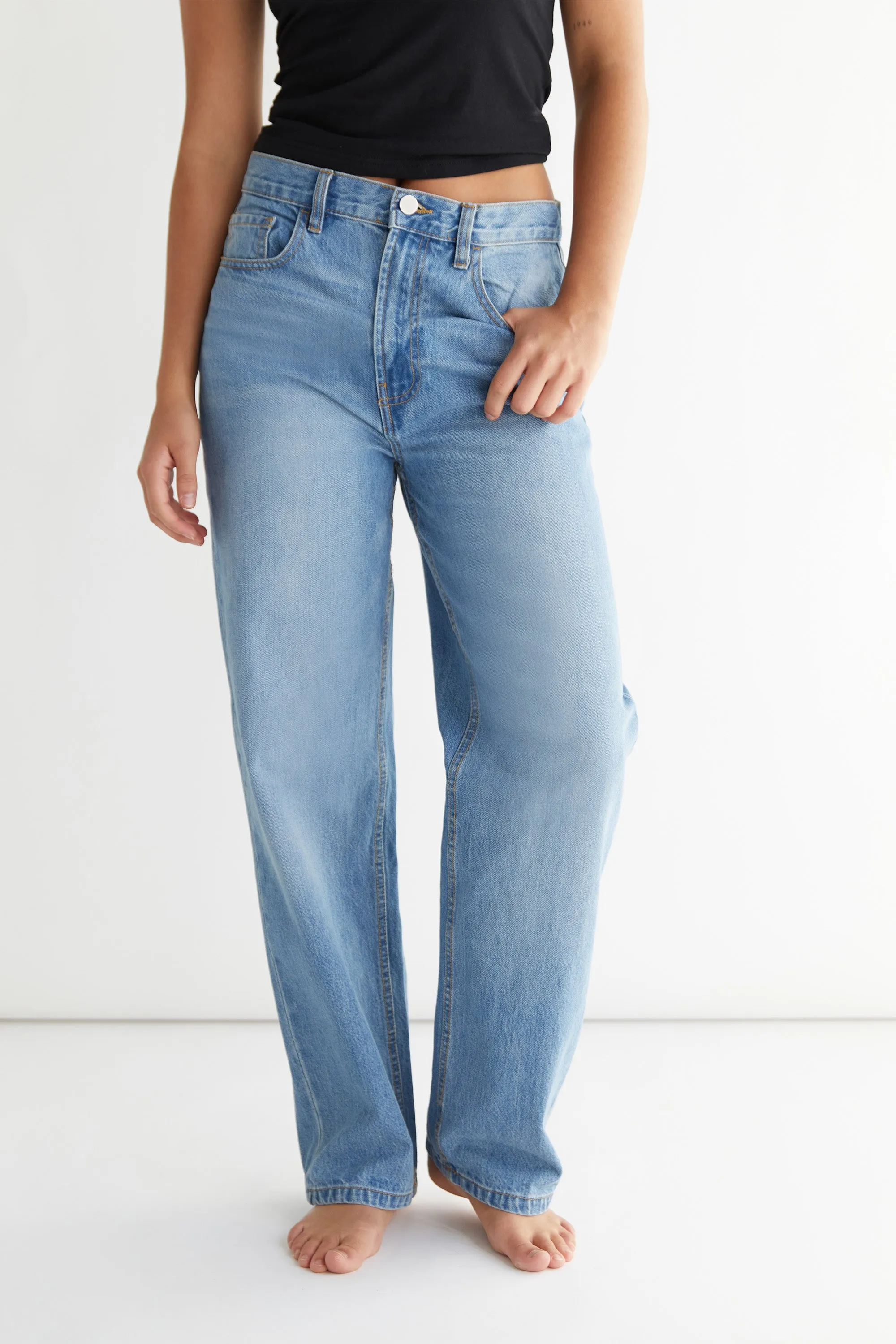 RELAXED FIT JEANS