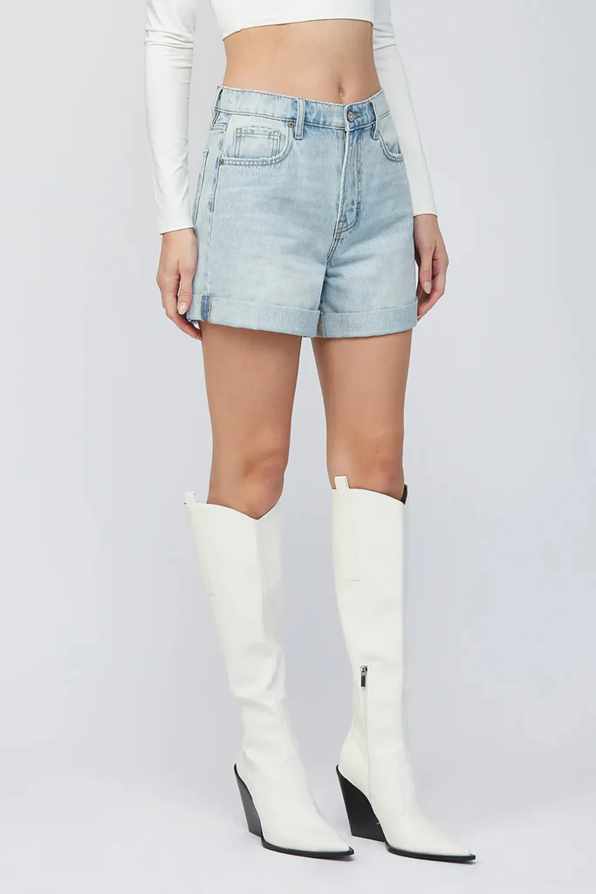 Sofie High Rise Mom Short | Light Wash